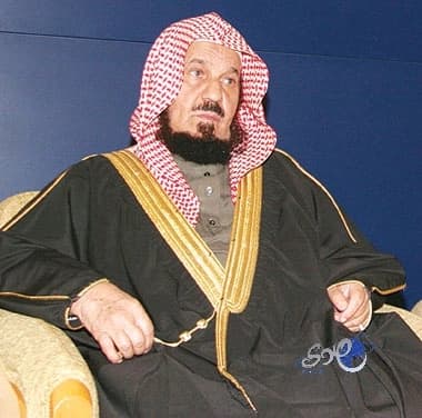 المنيع يجيز للفتاة الاشتراط على الزوج الحج بها