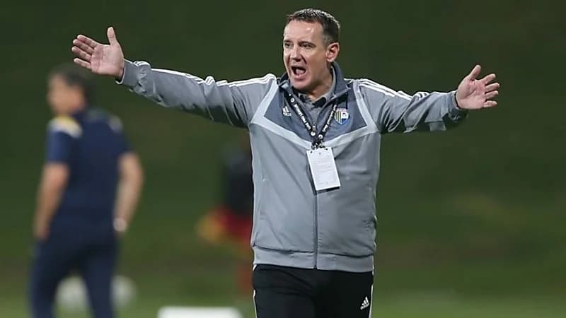 الكشف عن خليفة فلادان في الأهلي 