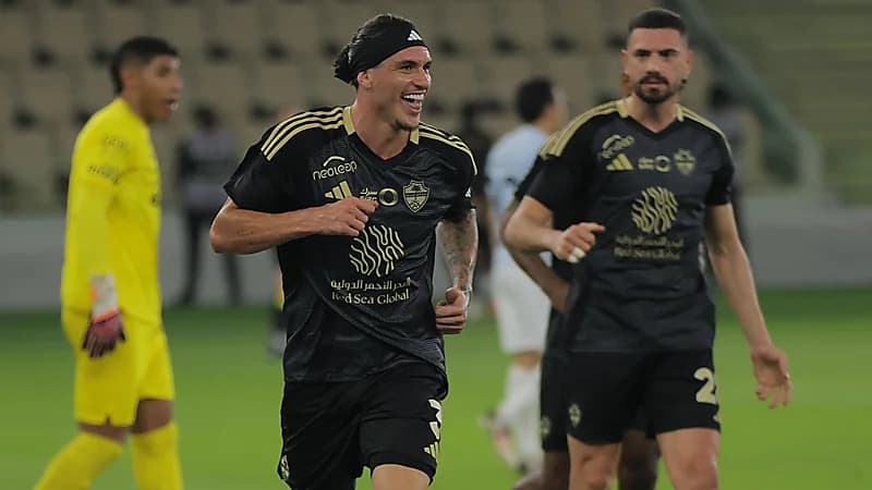 الأهلي يتغلب على برسبوليس بهدف نظيف .. فيديو وصور