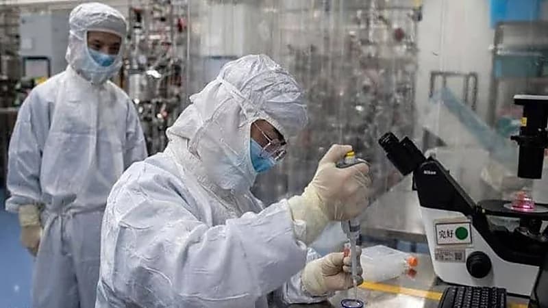 "الصحة العالمية" تكثف الضغوط للبحث عن أصل كورونا في مختبر ووهان
