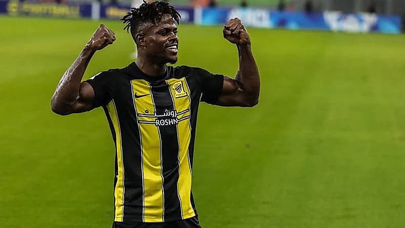 3 أشهر تفصل هارون كمارا عن دخول الفترة الحرة