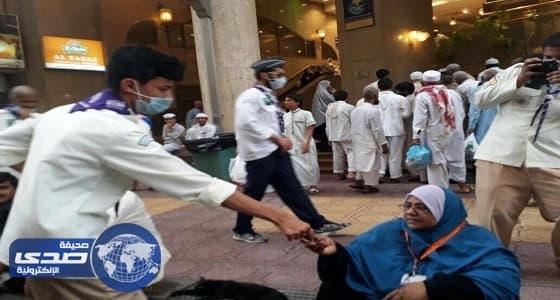 كشافة السلام بالرياض تشارك في خدمة زوار بيت الله الحرام