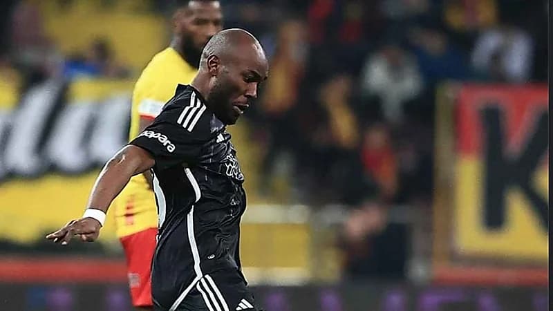 نجم بشكتاش يتلقى عرضًا رسميًا للانضمام إلى روشن