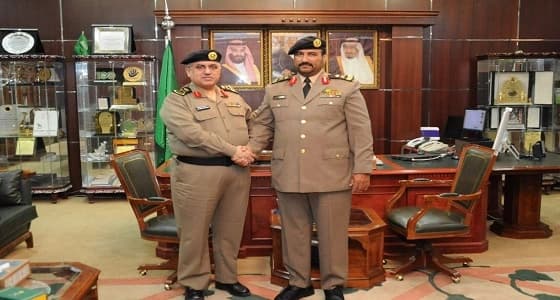 مدير شرطة الجوف يقلد نائبه رتبته الجديدة