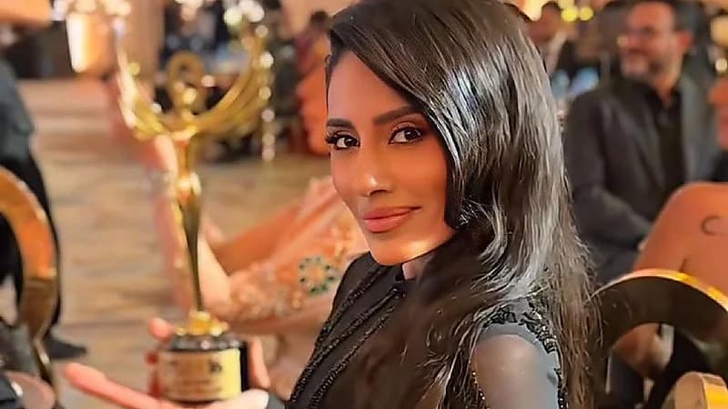 إلهام علي تفوز بجائزة أفضل ممثلة سعودية في مهرجان الفضائيات العربية