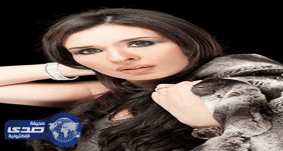 عودة الراقصة دينا من لبنان بعد تصوير " أحلى ناس "