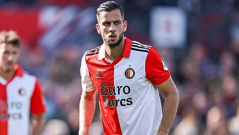 النصر يفاوض المدافع هانكو