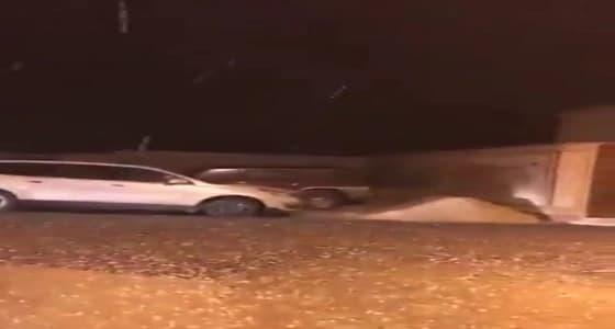 بالفيديو.. سماء الدلم تمتليء بالبرق والرعد والأمطار