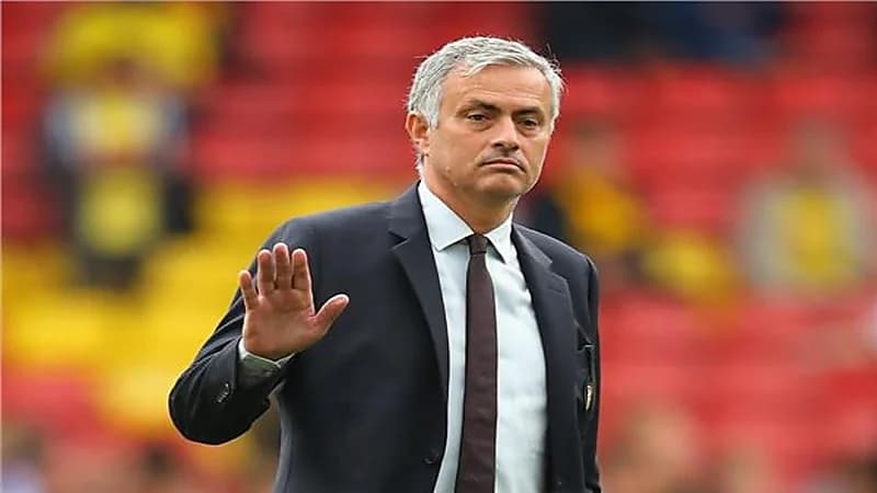 مورينيو ينتقد الـVAR: الاتحاديون يسرعون اللقطة والهلاليون يؤخرونها