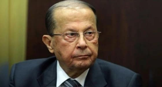 الرئيس اللبناني يلتقى مسئولين بارزين لبحث استقالة الحريري