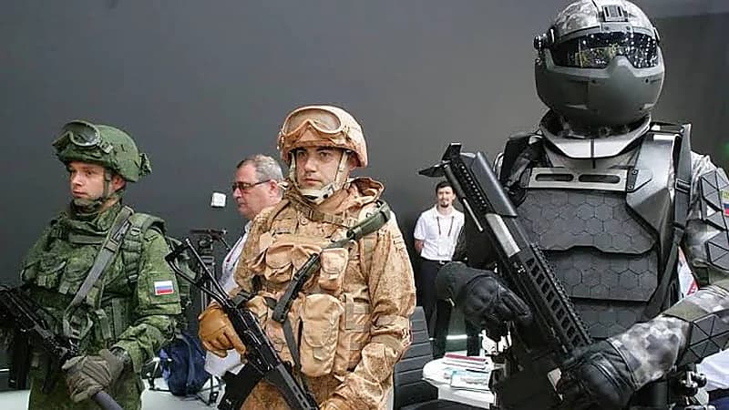 بدلات التمويه الحراري الروسية تكشف مواقع الجنود للطائرات المسيّرة .. فيديو