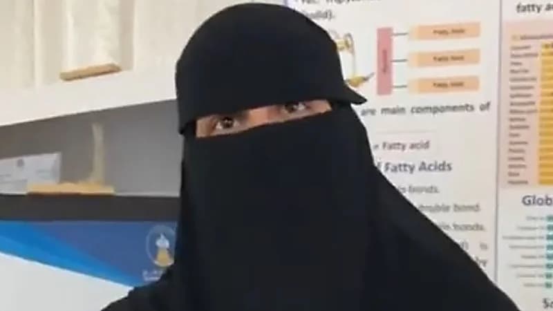 بالفيديو.. أول خليجية تتخصص في علم الزواحف وتصنيفه في حائل