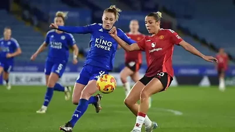 لاعبات مانشستر يونايتد تحت الأضواء .. سلوك غير رياضي يثير الجدل .. فيديو