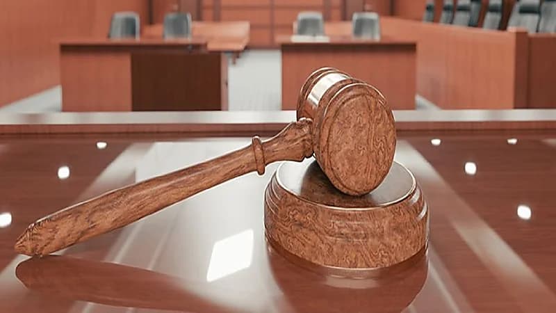 حكم بالسجن ضد 22 مواطنًا منعوا إمام مسجد من الخطابة في الطائف