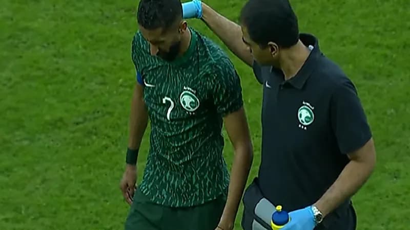 بالفيديو .. سلمان الفرج يتعرض للإصابة في ودية آيسلندا