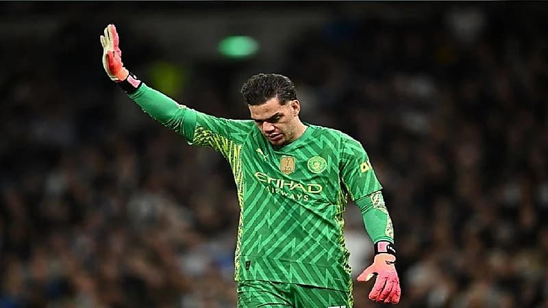 إيدرسون: رحيلي من مانشستر سيتي غير صحيح