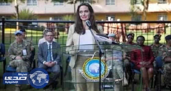 أنجلينا جولي تلتقي مع لاجئات من ضحايا العنف