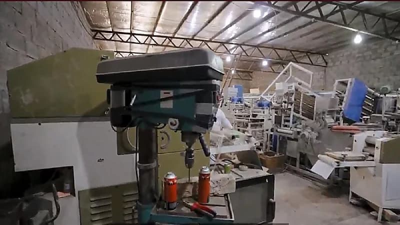 بالفيديو.. التجارة تداهم منشأتين تورطا في جريمة تستر تجاري