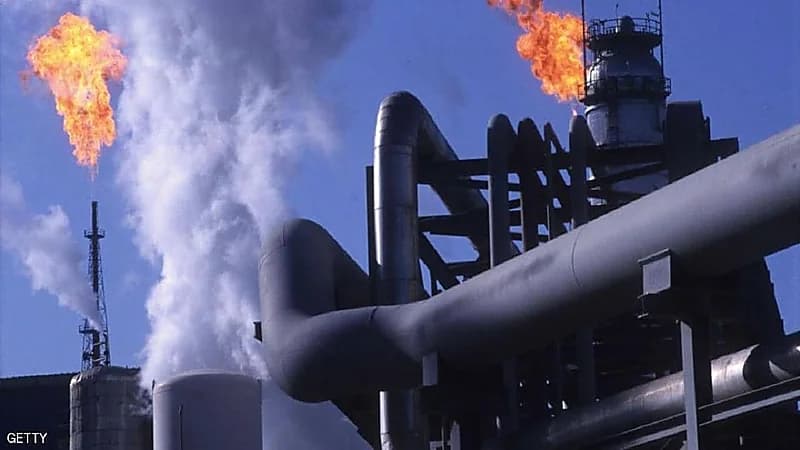 إنفجار مصفاة نفط إيرانية جنوب الأحواز