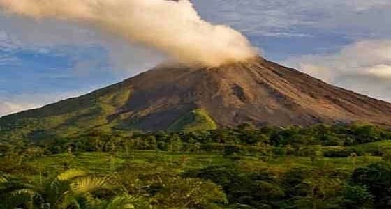 أعمدة من الرماد نتيجة حمم بركان الفلبين بارتفاع 5 كيلومتر