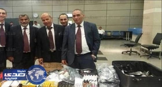 القاهرة: إحباط تهريب 1470قطعة سجائر و " شيش " إلكترونية محظورة