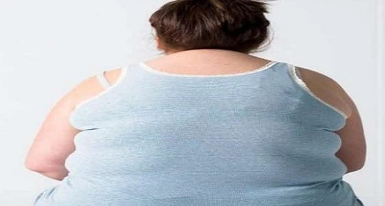 مراهقة سمينة تنتقم من سيدة بعد معايرتها بتخمتها