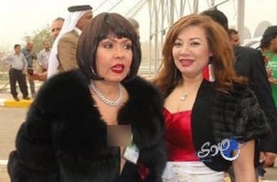 الشرطة العراقية تفتش باروكة لوسي بالكلاب البوليسية