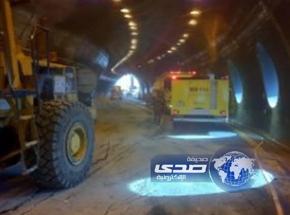 بالصور : شاحنة تقفل عقبة شعار