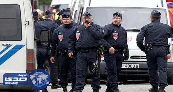 سيدة تهاجم 4 سائحات أمريكيات في فرنسا بمادة حارقة