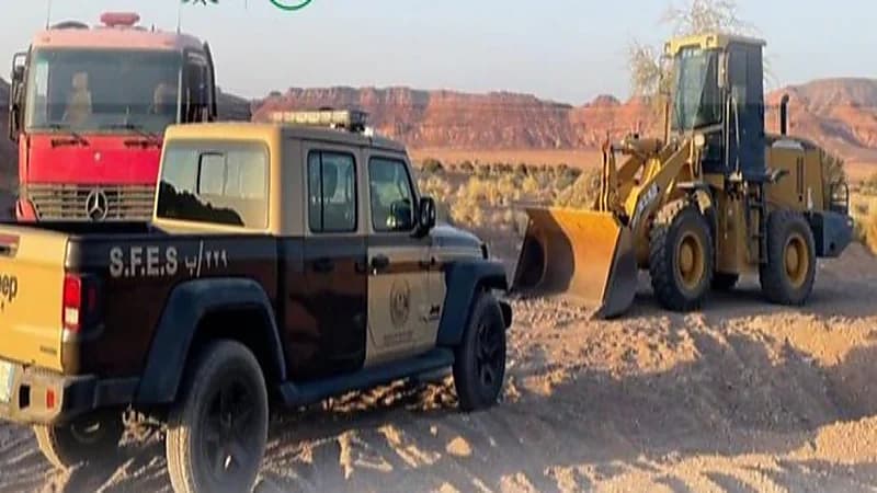 ضبط مخالفَين لنظام البيئة لقيامهما بنقل الرمال وتجريف التربة