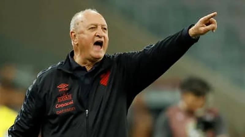 سكولاري يوافق على تدريب أتلتيكو مينيرو بعد عودته من الاعتزال