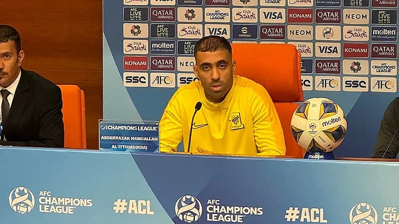 حمدالله : أرضية ملعب أوزباكستان لا تنفع للعب الكرة