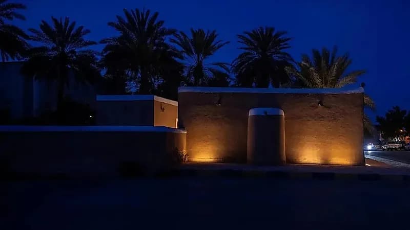 تجديد مسجد الفويهي بسكاكا وإعادة تظليله بخشب الأثل وجريد النخل