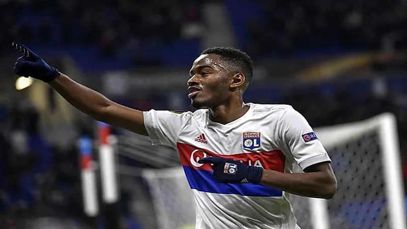 مهاجم جزر القمر ماوليدا يوقع لنادي الخلود