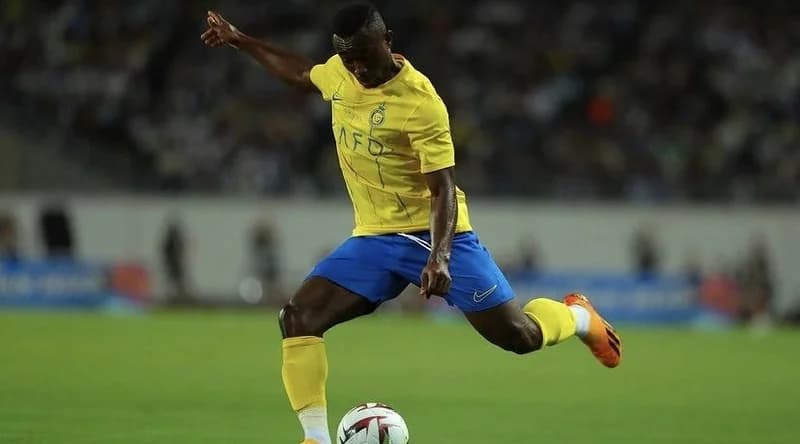 لاعب النصر غيسلان كونان يمتلك عرضين من ناديين محليين