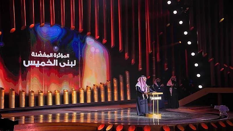 لبنى الخميس بعد فوزها بجائزة المؤثرة المفضلة : لحظة فارقة في حياتي