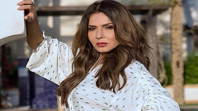 نجلاء بدر تعلن إصابتها بـ "أوميكرون"