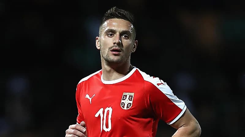 احتراماً لقطر .. قائد المنتخب الصربي لن يرتدِ شارة المثليين في كأس العالم