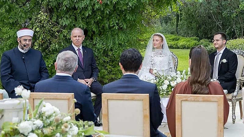 الأمير فيصل بن الحسين يحتفل بزفاف ابنته بحضور العائلة الهاشمية.. صور