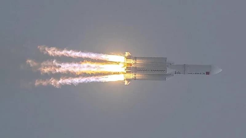 سفير الصين في المملكة يعلق على سقوط الصاروخ الشارد