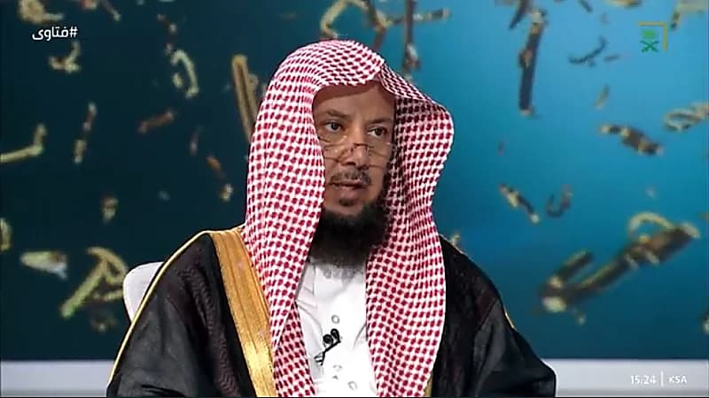 "السلمان" يوضح حكم العمل مقابل راتب شهري ونسبة من الأرباح (فيديو)