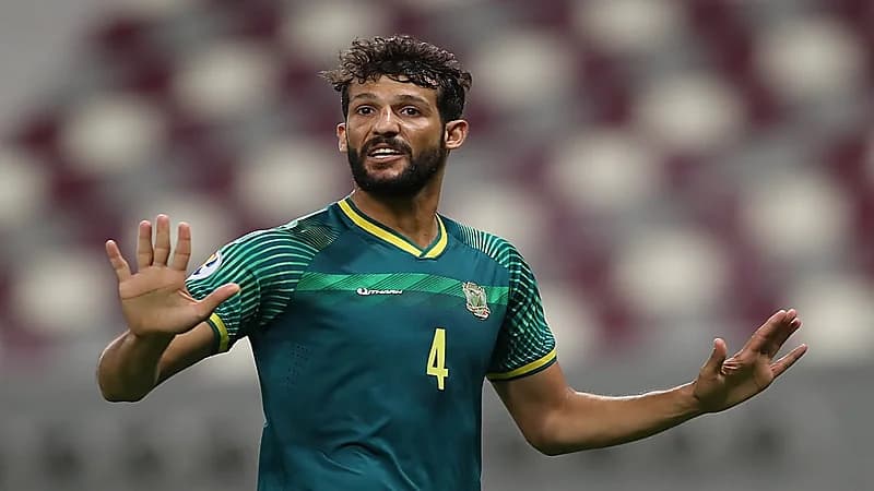 آخر تطورات تعاقد الأهلي مع المدافع سعد ناطق