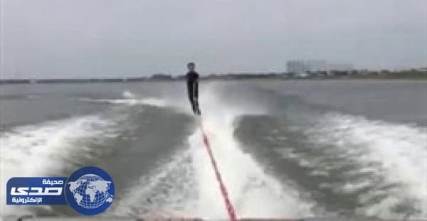 بالفيديو.. ضربه مٌمية لشاب بسبب سمكة طائرة