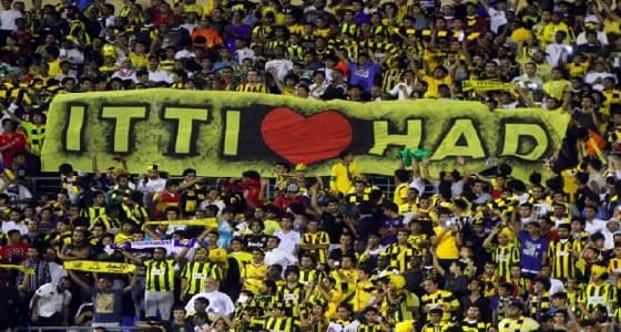 بالفيديو.. حالة حزن تخيم على جماهير الاتحاد بعد خسارته