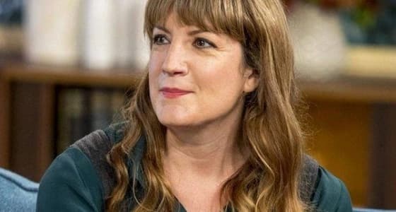 أسرار جديدة في حياة الفتاة المتزوجة من نفسها منذ عامين