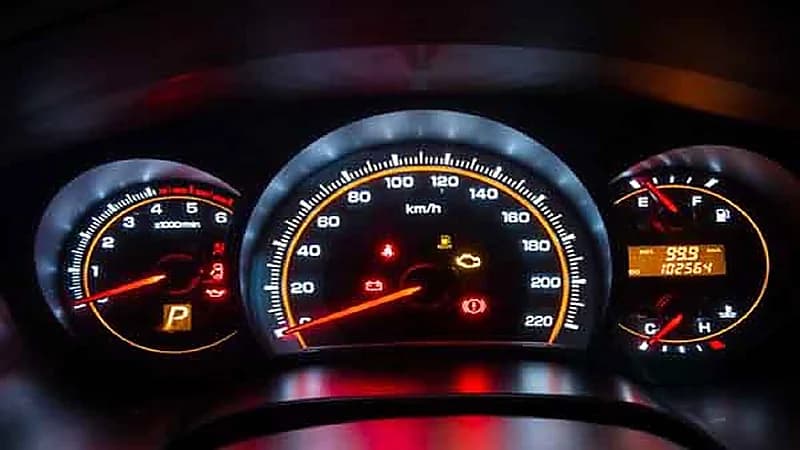 طريقة اكتشاف التلاعب في عداد السيارة المستعملة قبل الشراء