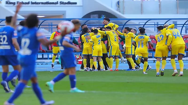 بالفيديو.. النصر يتخطى الهلال بهدفين 