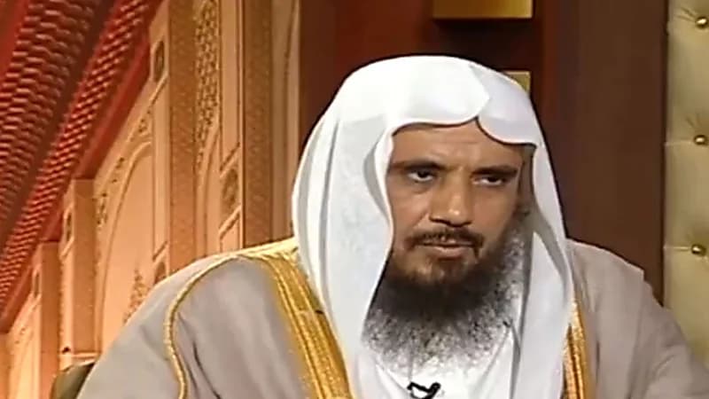 الخثلان يوضح حكم تهنئة الكفار بأعيادهم