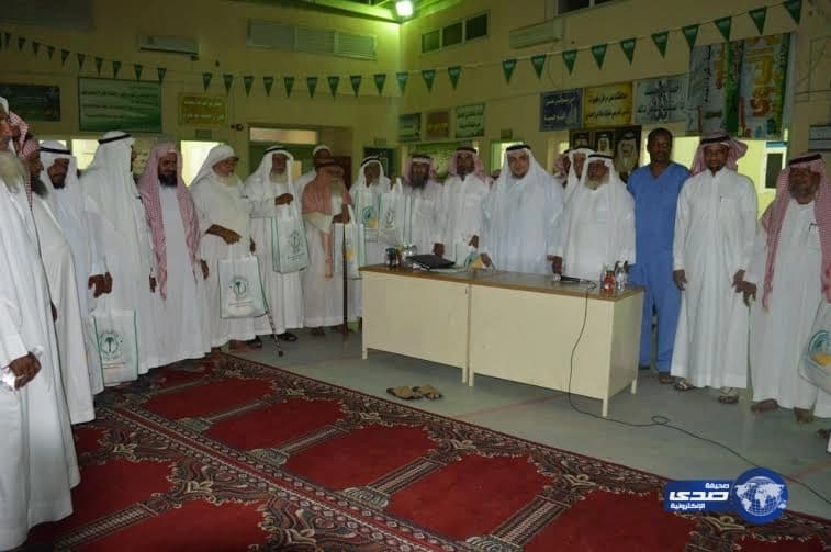 حملة "تعليم القنفذة" للتوعية ومحو الأمية تثقف مربي الماشية بقرية المريني