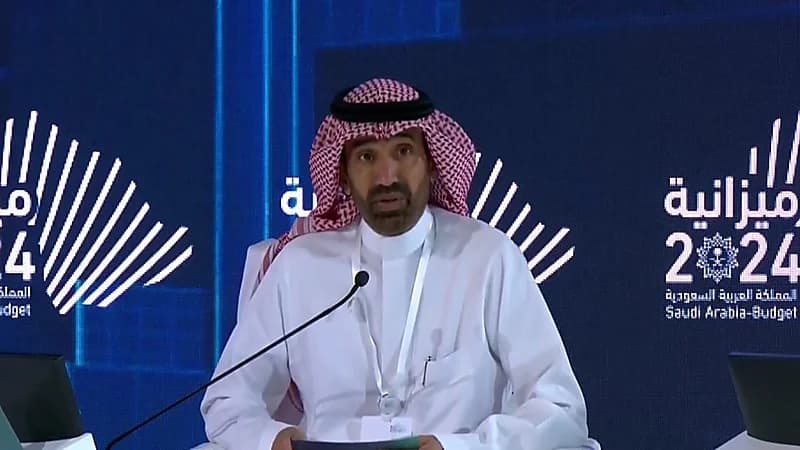 الراجحي: مشاركة المرأة في سوق العمل قفزت من 17% إلى 35% اليوم .. فيديو